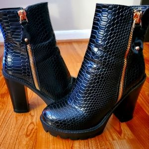 High heels boots 👢